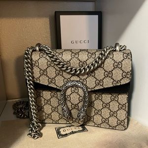 Beautiful GG purse with dust bag. Carried about 4 to 5 times